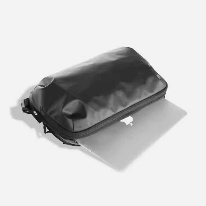 Mochila Tech Sling de Nailon B - Office Of Tech reseña y precio